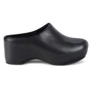 Vince Isa Clogs in Black